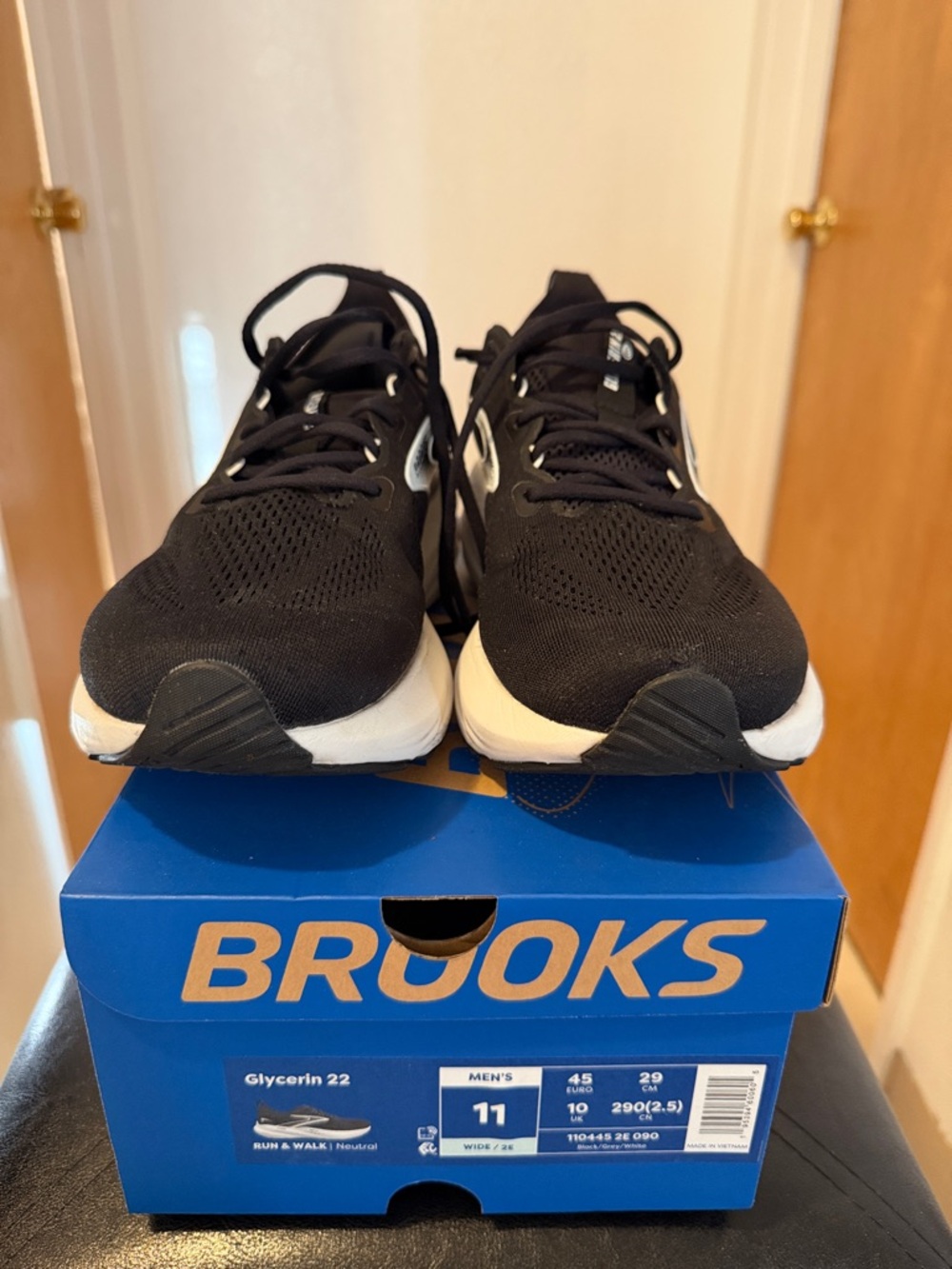 Brooks Glycerin 22 Black and White Men's Running Sneakers